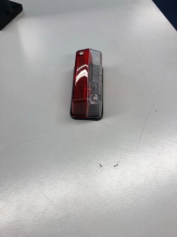 Breedtelicht rood/wit 92x43mm Hella