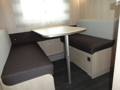 Caravelair Alba Family 426 met stapelbed model 2020